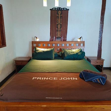 Prince John Dive Resort Donggala Экстерьер фото